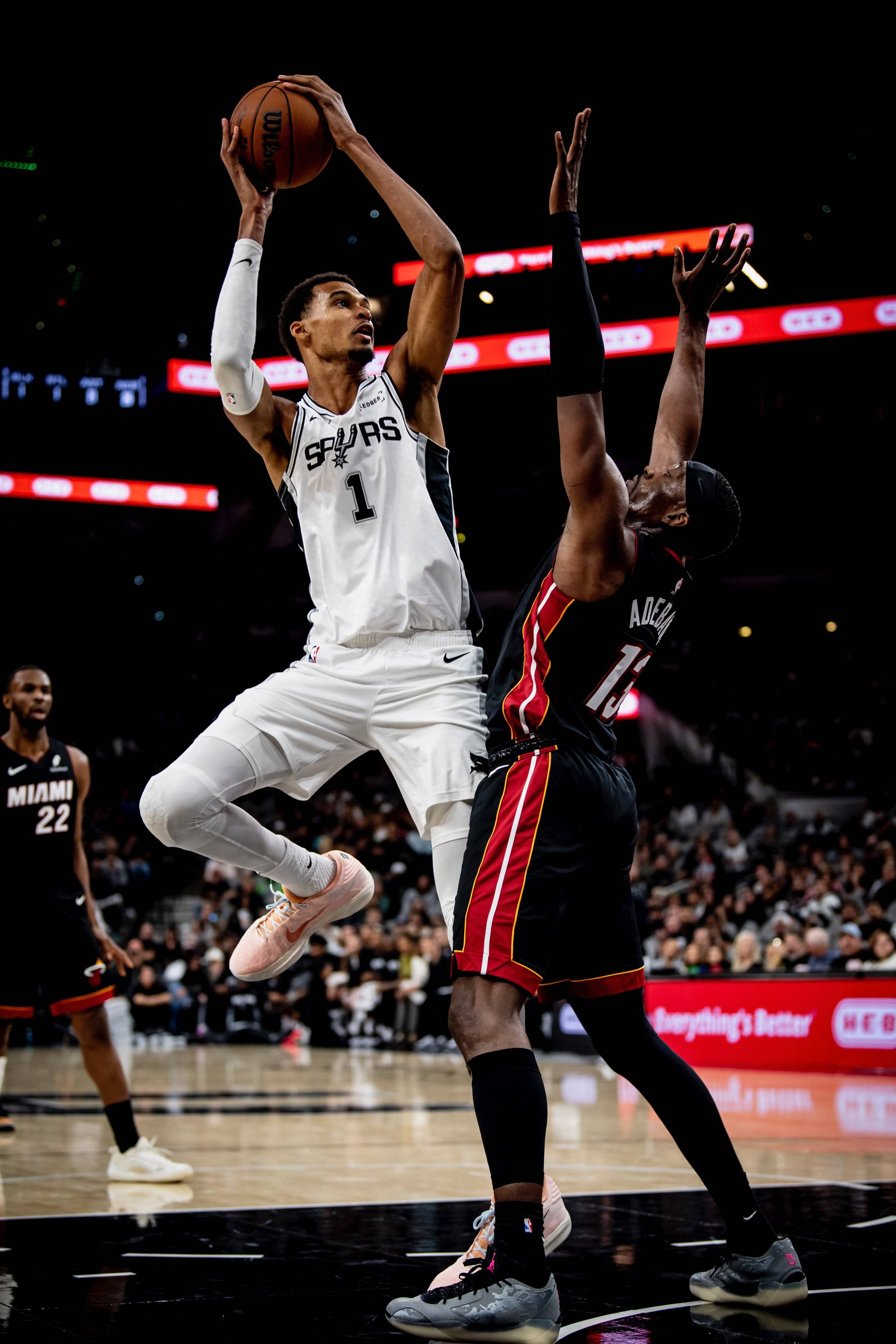 开云体育-加时末段体能课后，罗马队长鼓劲备战NBA常规赛，管理层满意，细节决定成败(nba史上第一个后撤步)